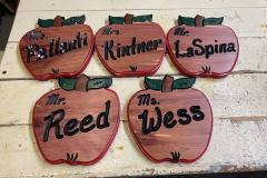 teacher-gifts-apple-signs